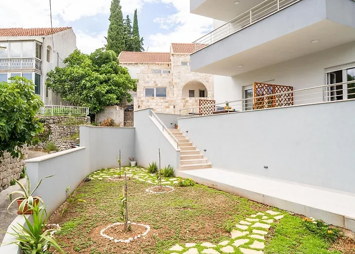 Blue Bay Apartment *